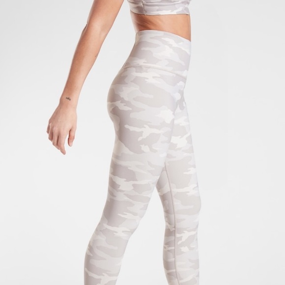 Athleta elation 7/8 Tight - Picture 3 of 5